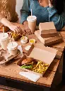 box-a-hamburger-500ml-220pcs-inuse.webp