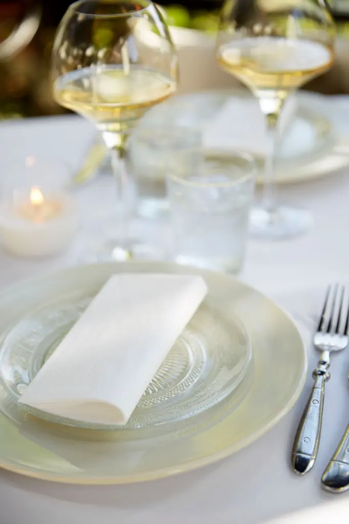 serviettes-ouate-40x40cm-3-plis-1000pcs-blanc-folded.webp